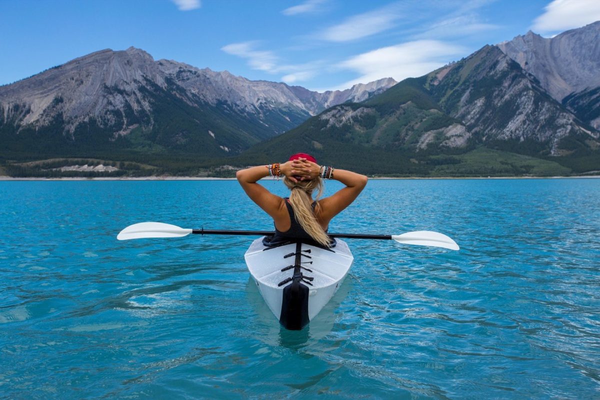 Choisir un gilet compact pour sports nautiques sur lac
