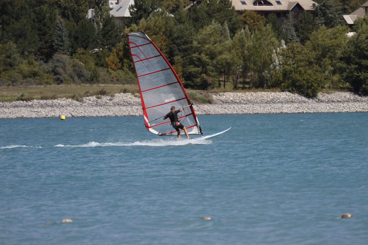 Mystic ou DaKine : quel harnais pour windsurf sur lac