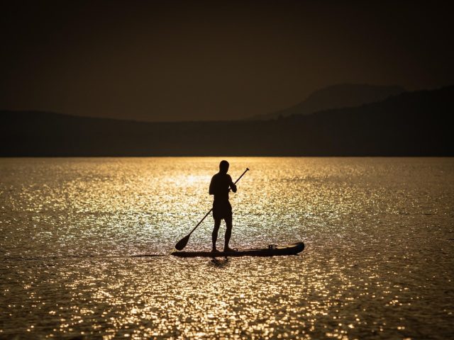 EVA ou caoutchouc pour planche de lac : quel choix