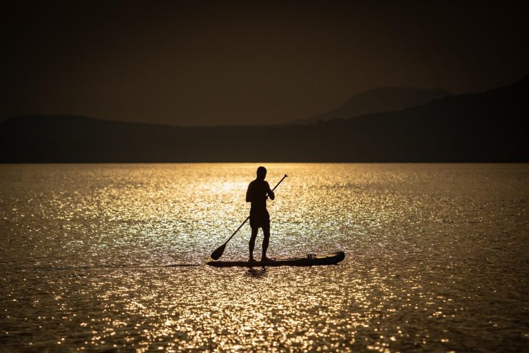 EVA ou caoutchouc pour planche de lac : quel choix