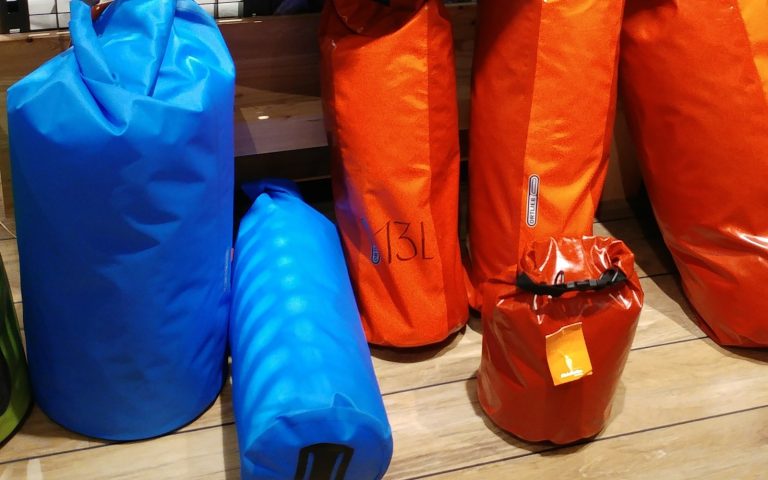 Guide pour choisir un sac étanche adapté à votre usage